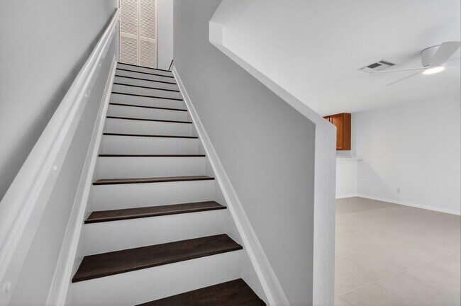 Building Photo - 16218 Sierra Palms Dr