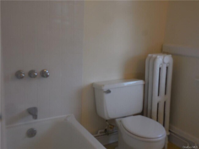 Building Photo - 458 Westchester Ave