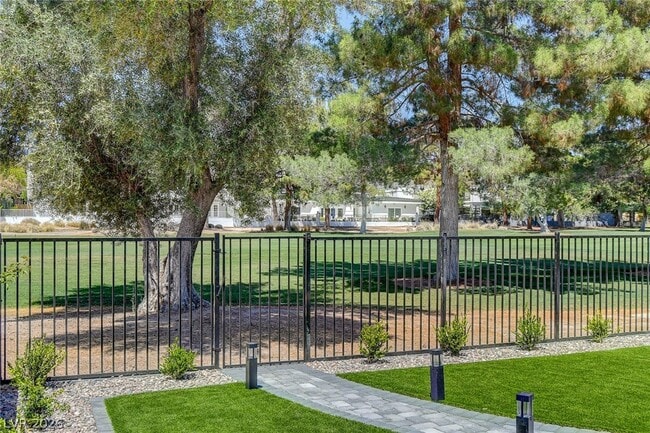 Building Photo - 2999 Bel Air Dr