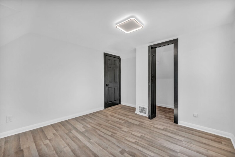 Building Photo - 1927 Hamilton Ave