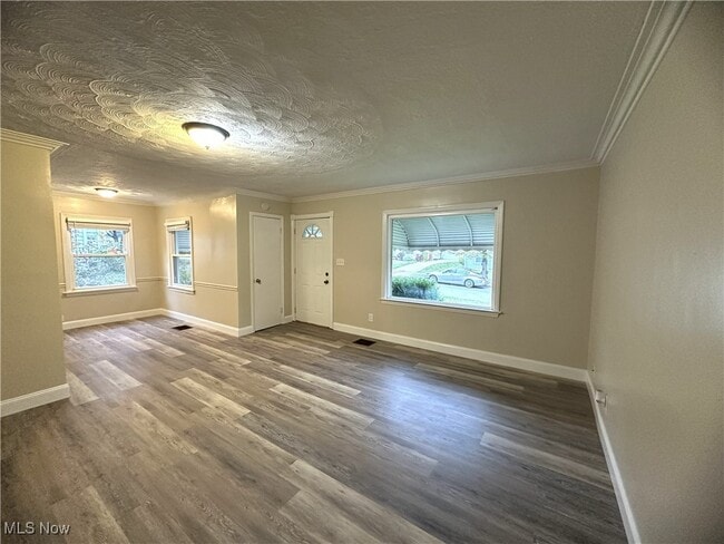 Building Photo - 1381 Dover Ave