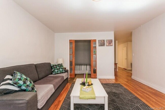 Building Photo - 45 Carpenter Ave