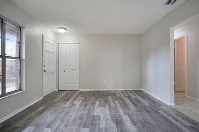 Building Photo - 2287 Avenue G NW