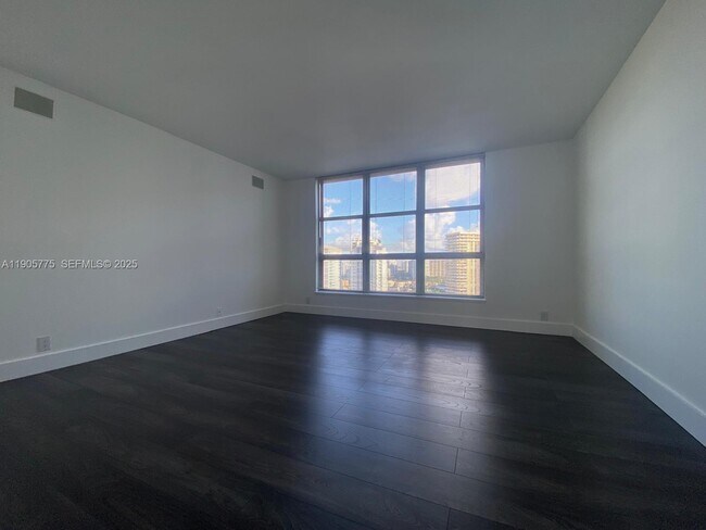 Building Photo - 19101 Mystic Pointe Dr