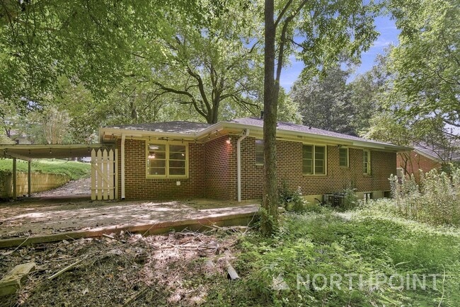 Building Photo - 1003 Forrest Blvd