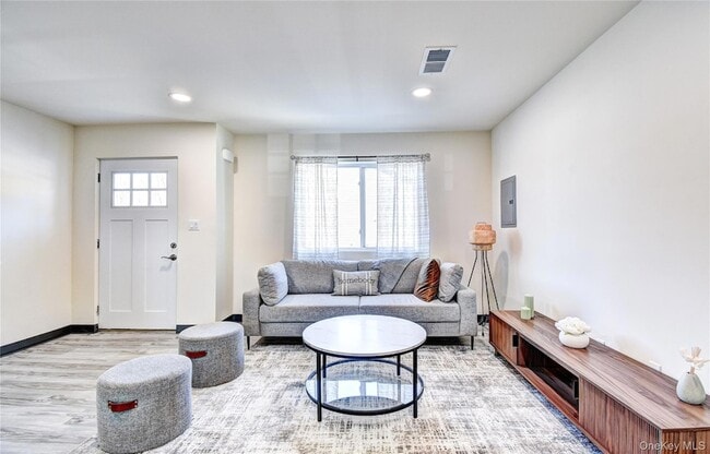 Building Photo - 15 Moka Pl