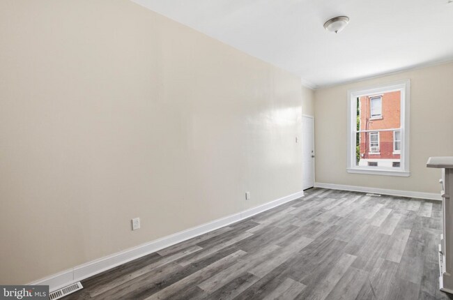 Building Photo - 632 W Cumberland St
