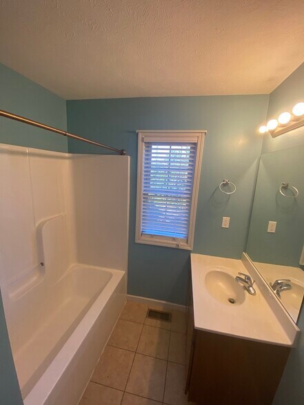 MasterBedRoomFullBath - 1263 S Stella Dr