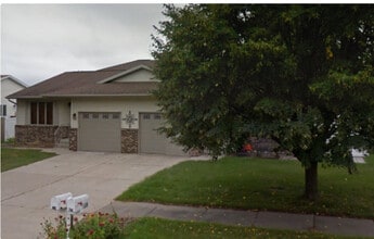 Building Photo - 736 Vilas St