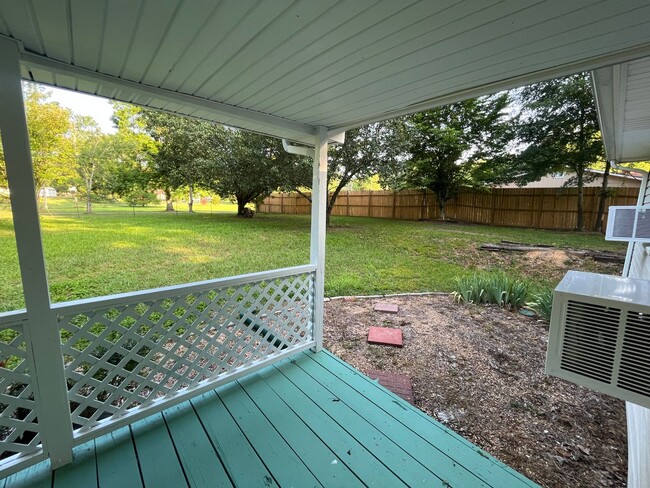 Building Photo - 4322 Banks Dr
