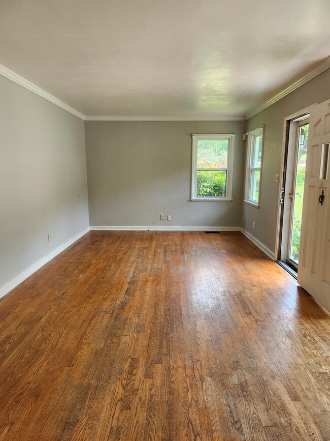Building Photo - 3 Bedroom 2 Bath home in Red Bank TN