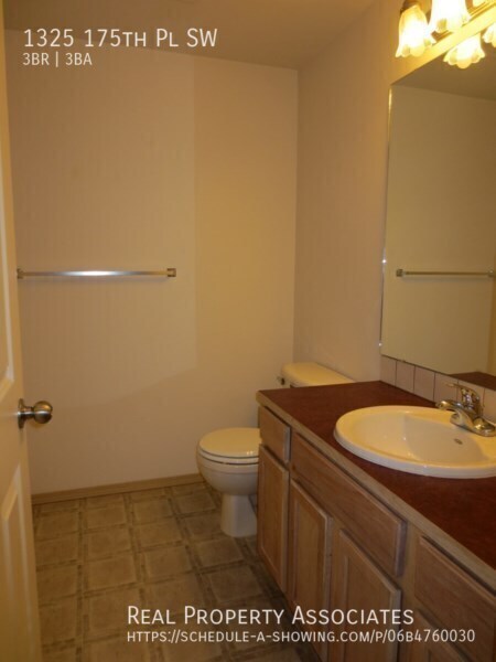 Building Photo - 1325 175th Pl SW