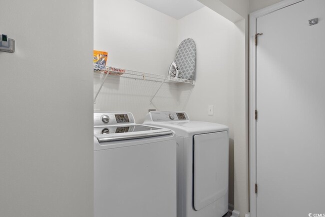 Building Photo - 1204 River Oaks Dr