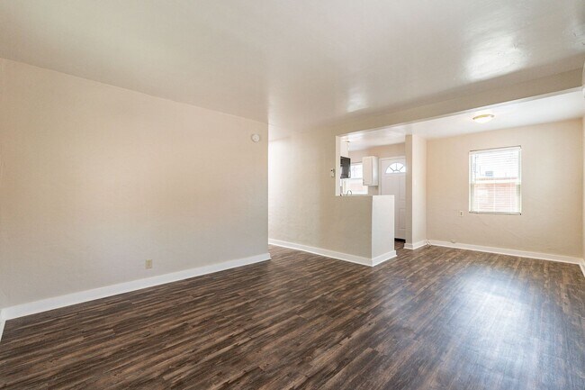Building Photo - 305-315 N Highland Ave