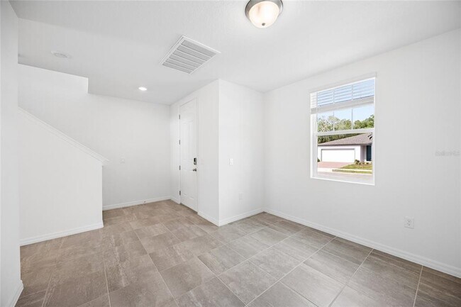 Building Photo - 2339 White Tail St