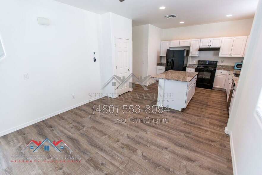 Building Photo - 5456 W Fulton St