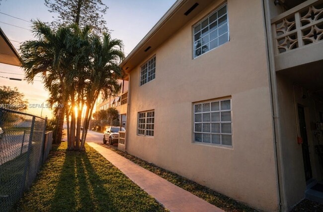 Building Photo - 12275 NE 19th Ave