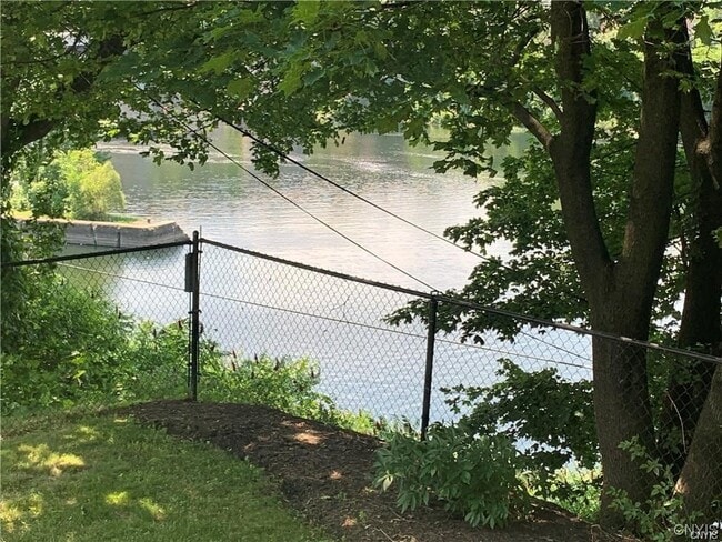 Building Photo - 184 S 1st St