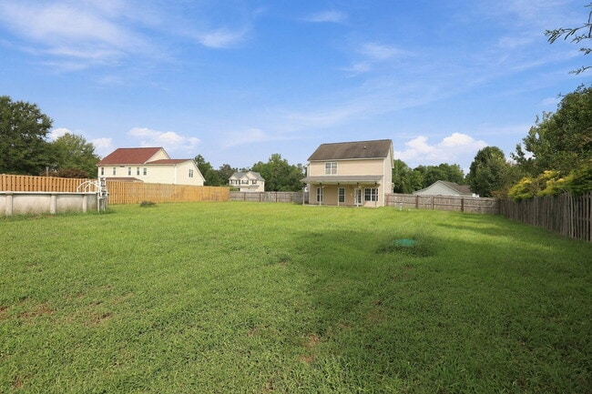 Building Photo - 116 Spring Leaf Ln