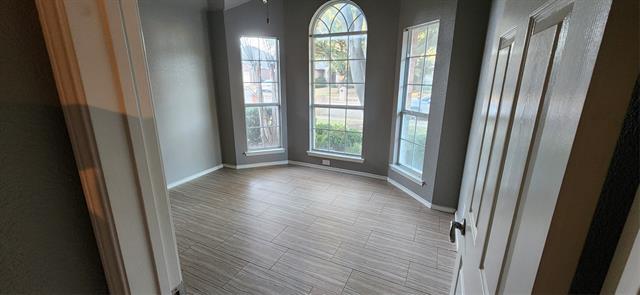 Building Photo - 2212 London Dr