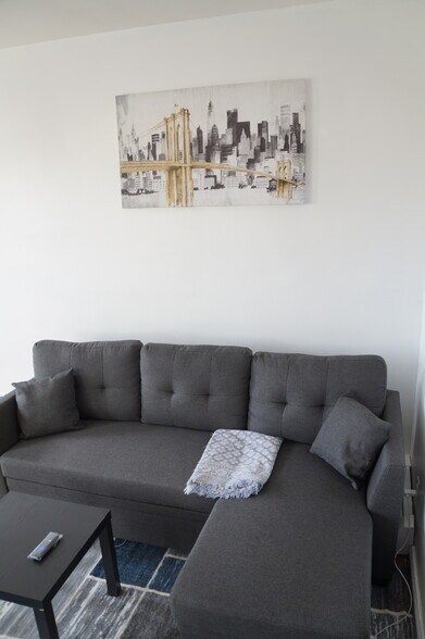 Building Photo - 21 Wright Ave