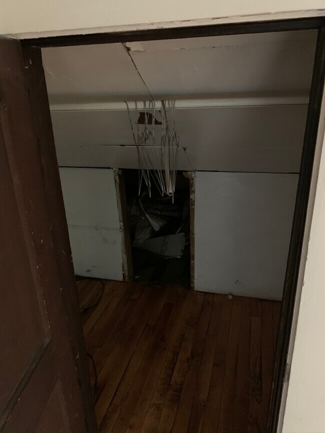 Building Photo - 152 Walnut St