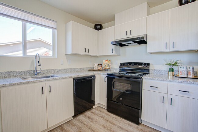 Building Photo - Country Living with Modern Flair: Wake up to the sounds of nature, Live Minutes from Everything