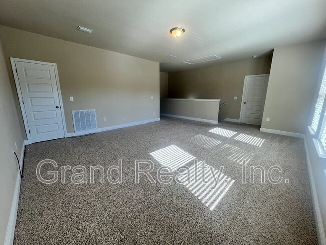 Building Photo - 4512 Oak Orchard Cir