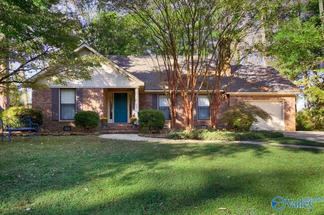 Building Photo - 404 Cloverleaf Dr