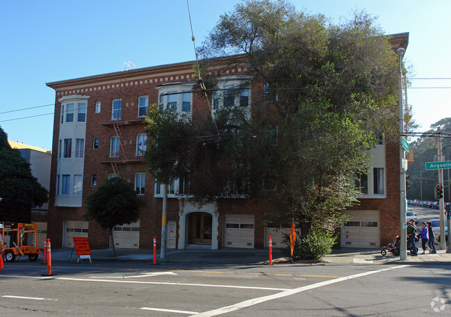 Primary Photo - 860 Arguello Blvd