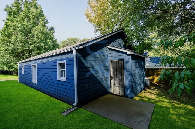 Building Photo - Move in before December 31st and get $100 OFF your rent for the first 3 months — PLUS a $250 Amaz...