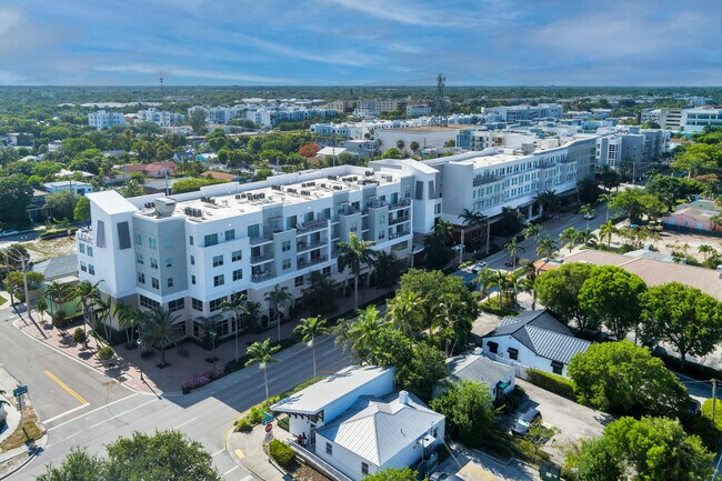 Building Photo - 236 SE 5th Ave