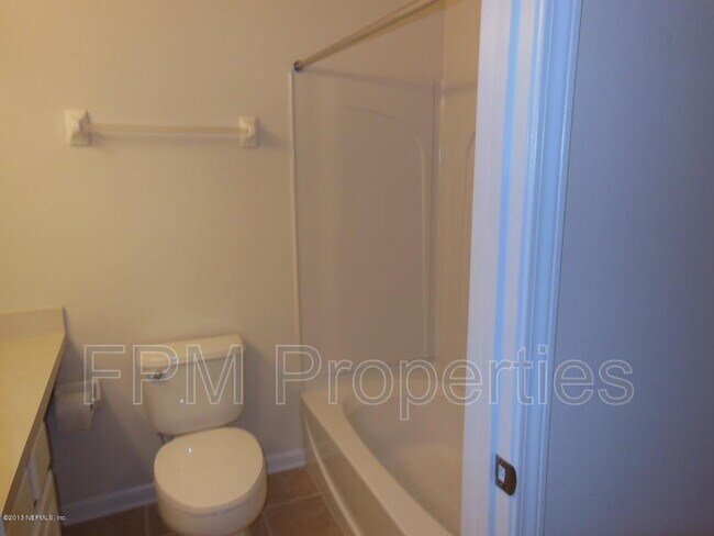 Building Photo - 3504 Summerlin Ln N