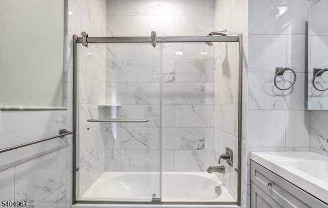 Building Photo - 318 Dixon Ave