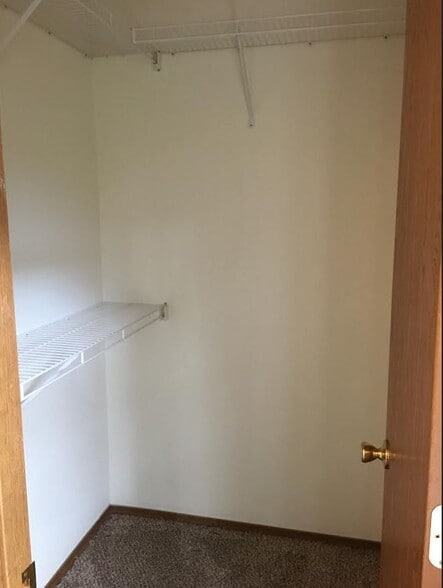 Building Photo - 220 Mount Hope Ct