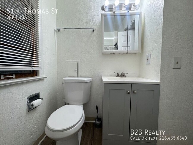 Building Photo - 5100 Thomas St