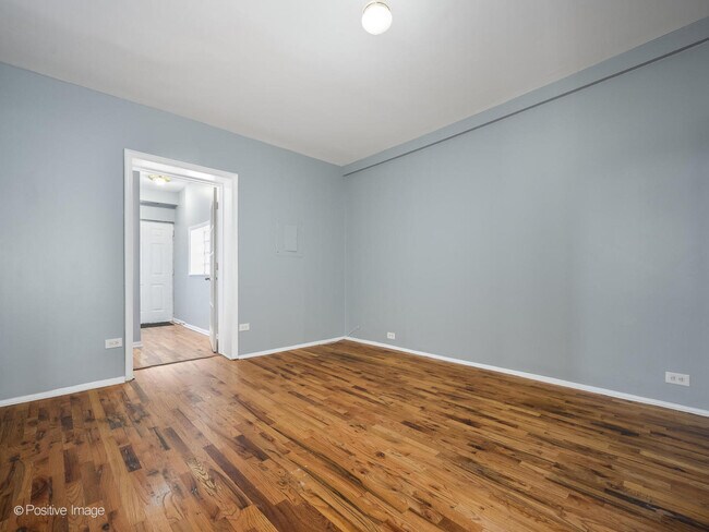 Building Photo - 4024 N Kedzie Ave