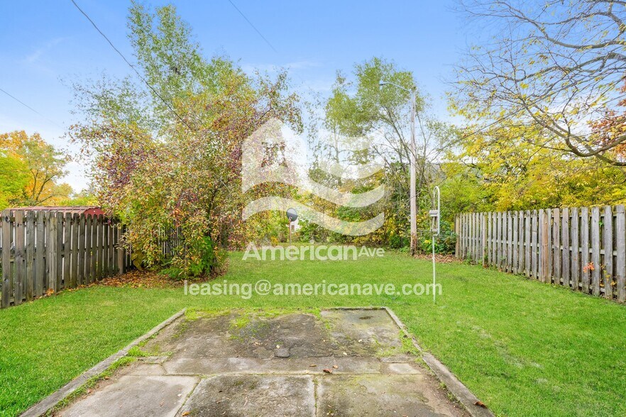 Building Photo - 671 Kilbourn St