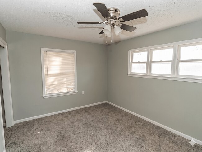 Building Photo - 3 Bed 1 Bath