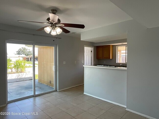 Building Photo - 753 Bianca Dr NE