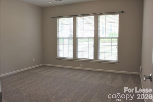 Building Photo - 17534 Hawks View Dr