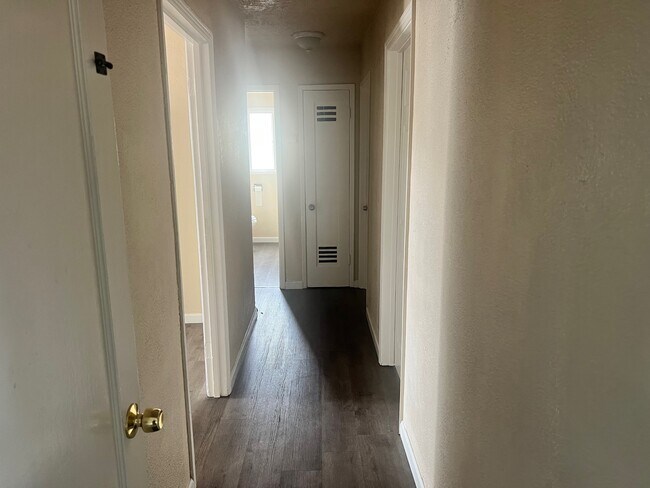 Building Photo - 215 Odessa Ave