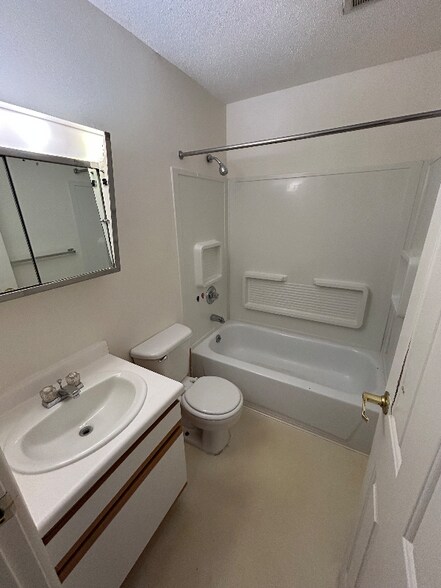 Building Photo - 1512 1st St E