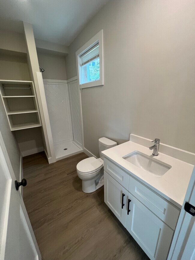 Building Photo - 133 Harrishof St