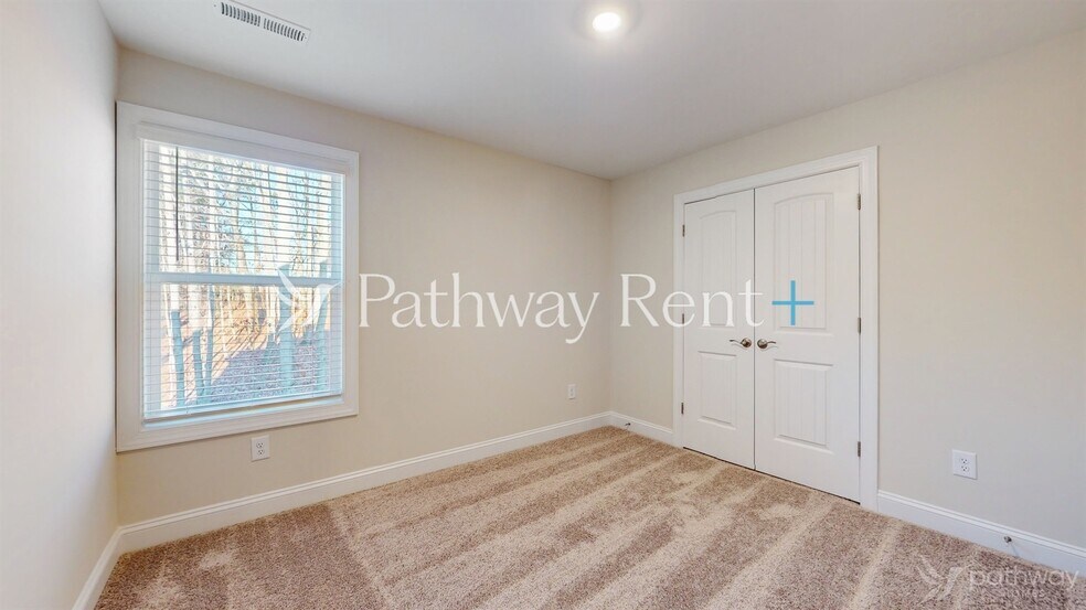 Building Photo - 153 Susannah St