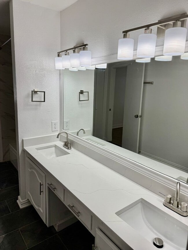 Building Photo - Fully Renovated 3-Bedroom in North Fort Worth – Top-Rated Keller ISD!