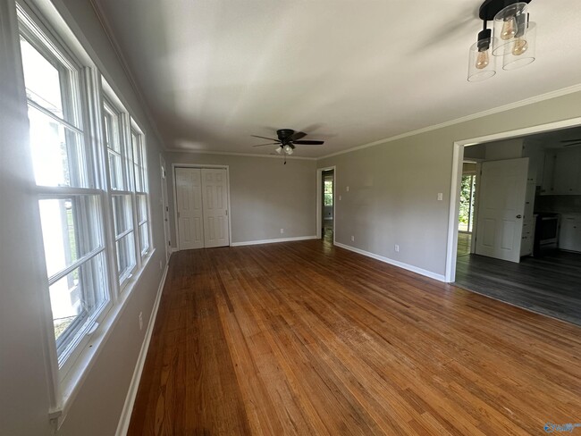 Building Photo - 2007 College St SE