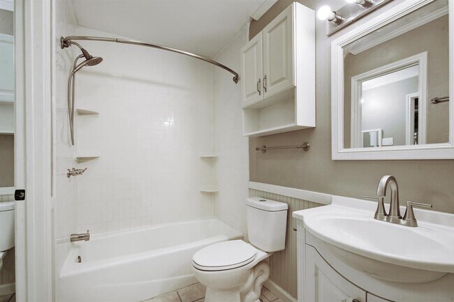 Building Photo - 3429 Harvest Dr