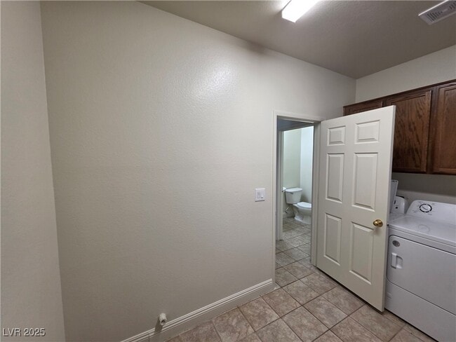 Building Photo - 8240 Aurora Peak Ave