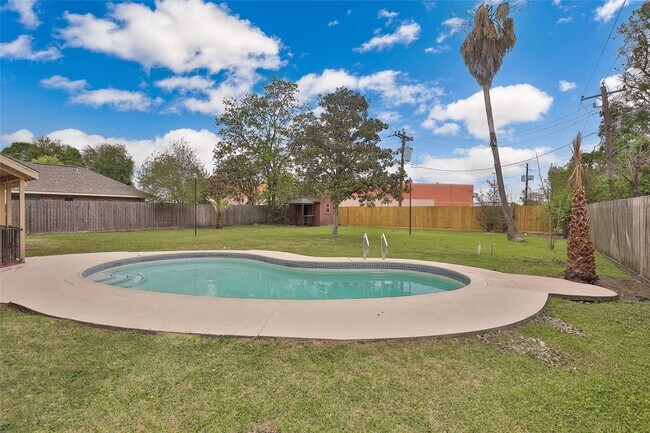 Building Photo - 2706 Stetson Ln